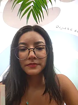 Snapshot of Pretty_roxxyy chatting on 26, 9, 2025 Pretty roxxyy online show from 26, 9, 2025
