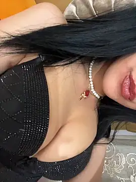 Snapshot of QueenLujaine chatting on 10, 5, 2026 QueenLujaine online show from 10, 5, 2026