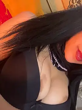 QueenLujaine online show from 18, 4, 2026