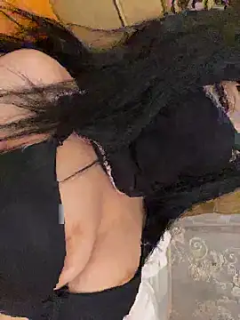 QueenLujaine online show from 19, 4, 2026