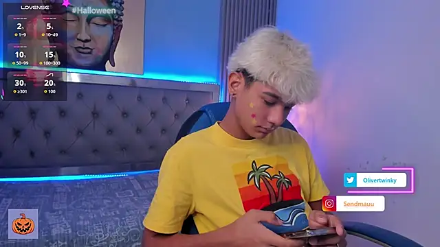OliverTwinky online show from 5, 10, 2025