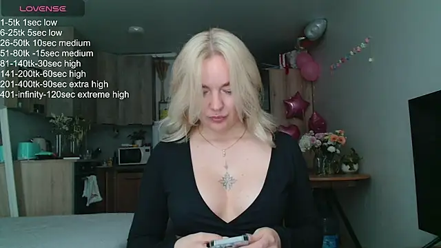 Snapshot of Eva___forever chatting on 24, 5, 2026 Eva forever online show from 24, 5, 2026