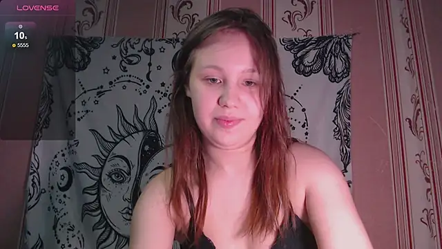 Thighswithspikes online show from 18, 11, 2025