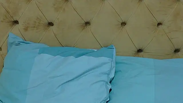 AlessiaCroft online show from 18, 4, 2026