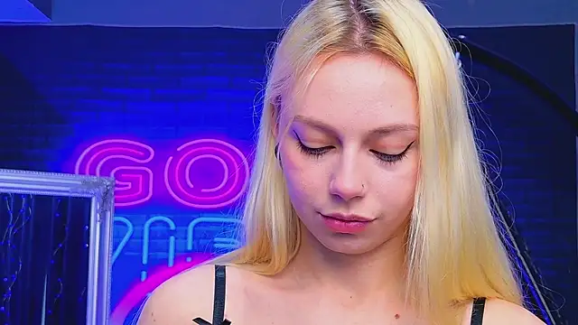 AlessiaCroft online show from 6, 4, 2026