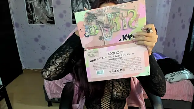 Medussa katt online show from 24, 11, 2025