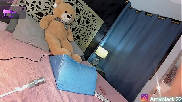 Snapshot of Amyblack__ chatting on 30, 10, 2025 Amyblack online show from 30, 10, 2025