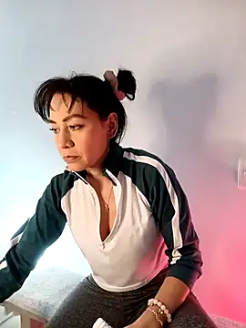 Alicia Montess online show from 15, 9, 2025