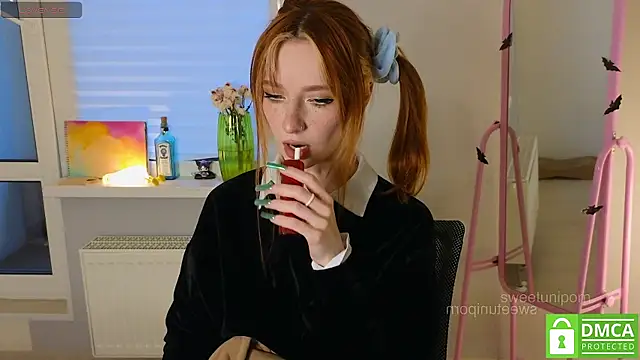 sweetuniporn online show from 21, 12, 2025