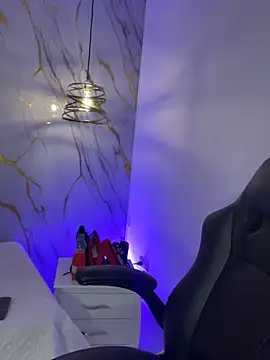Kariina  69 online show from 23, 4, 2026