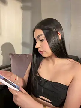 Cristina pinkk online show from 10, 10, 2025