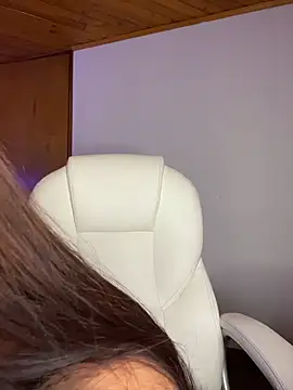 Cristina pinkk online show from 5, 4, 2026