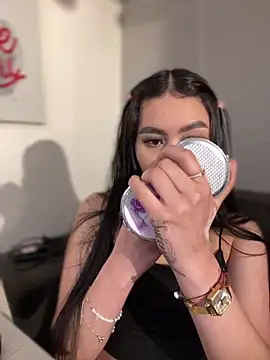 Cristina pinkk online show from 16, 10, 2025