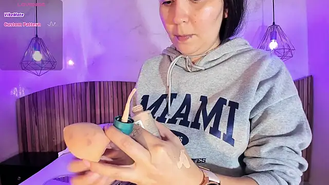 AlissaJoness online show from 6, 4, 2026