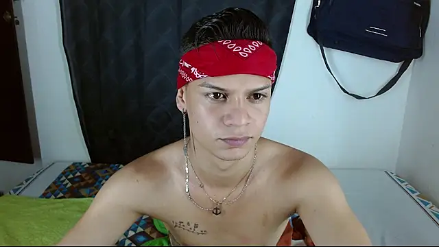 Snapshot of axce1_boy24 chatting on 2, 12, 2025 axce1 boy24 online show from 2, 12, 2025