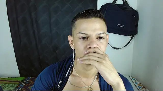 Snapshot of axce1_boy24 chatting on 21, 10, 2025 axce1 boy24 online show from 21, 10, 2025