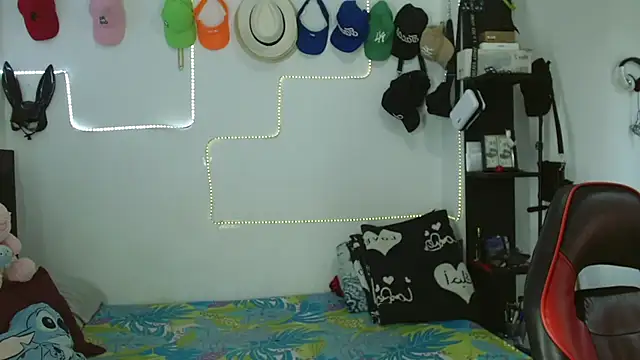 Snapshot of axce1_boy24 chatting on 11, 9, 2025 axce1 boy24 online show from 11, 9, 2025