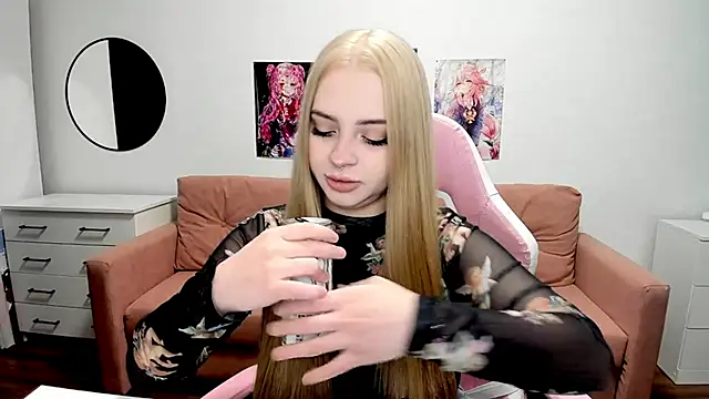 mistress lain online show from 12, 3, 2026