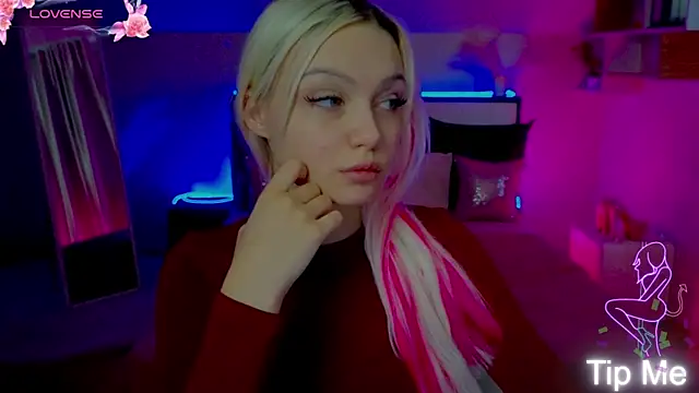 Snapshot of LinaLirian chatting on 22, 11, 2025 LinaLirian online show from 22, 11, 2025