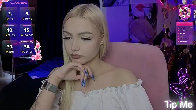 Snapshot of LinaLirian chatting on 25, 5, 2026 LinaLirian online show from 25, 5, 2026