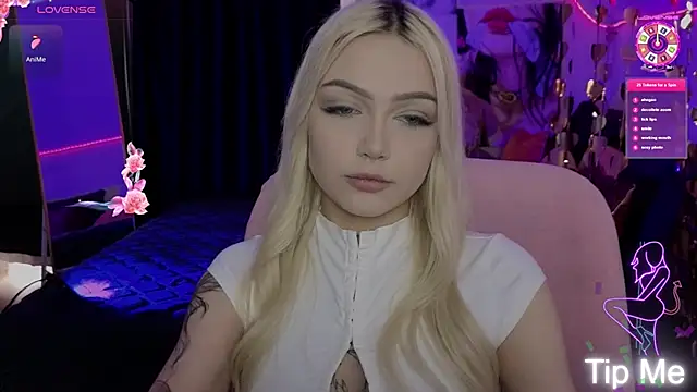 Snapshot of LinaLirian chatting on 7, 5, 2026 LinaLirian online show from 7, 5, 2026
