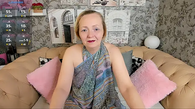 Snapshot of Karen_Villis chatting on 13, 11, 2025 Karen Villis online show from 13, 11, 2025