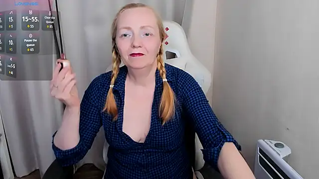 Snapshot of Karen_Villis chatting on 28, 11, 2025 Karen Villis online show from 28, 11, 2025