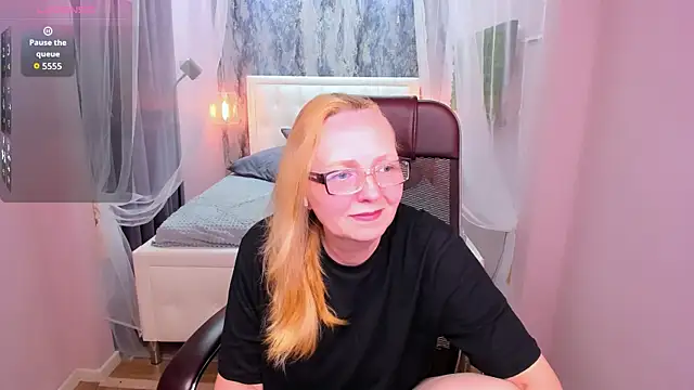 Snapshot of Karen_Villis chatting on 3, 8, 2026 Karen Villis online show from 3, 8, 2026
