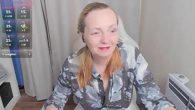 Snapshot of Karen_Villis chatting on 17, 11, 2025 Karen Villis online show from 17, 11, 2025