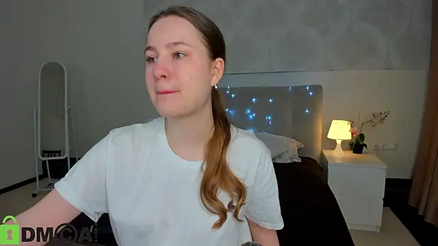 Candy Cansew online show from 15, 12, 2025