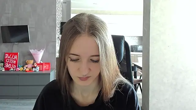 KateKayer online show from 7, 5, 2026