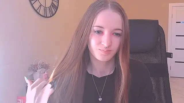KateKayer online show from 4, 10, 2025
