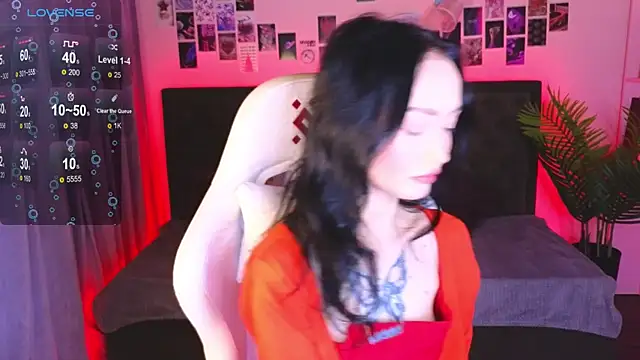  holly berry  online show from 16, 9, 2025
