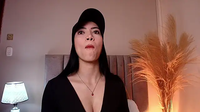 AbbieJoness  online show from 6, 11, 2025