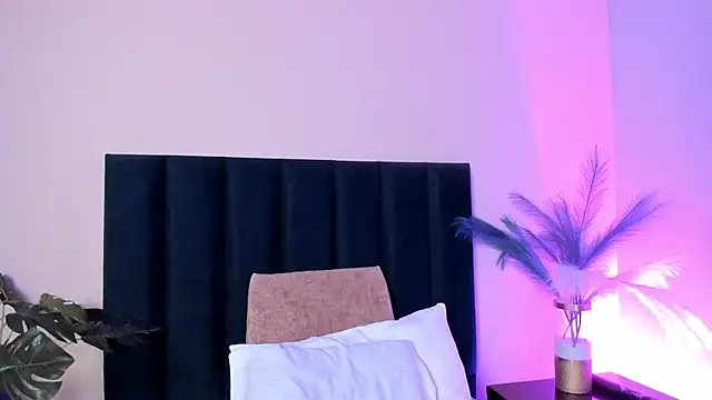 AbbieJoness  online show from 9, 4, 2026