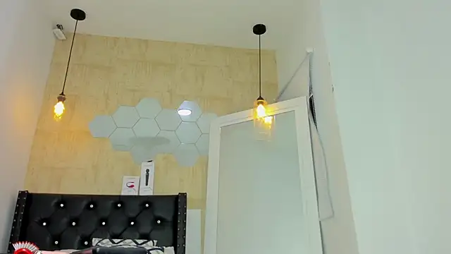 Snapshot of valentina-diiaz chatting on 18, 11, 2025 valentina-diiaz online show from 18, 11, 2025