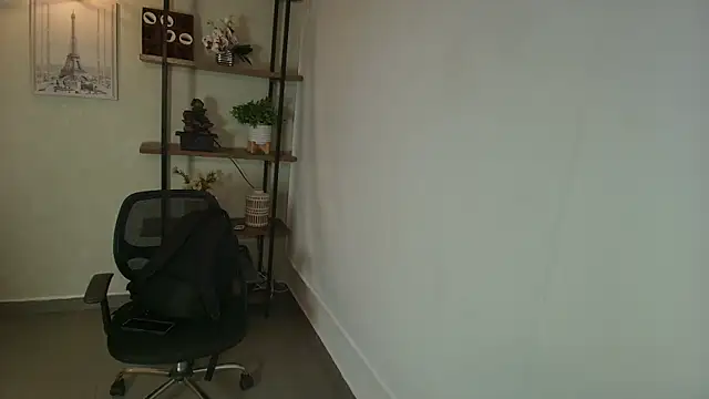 Snapshot of _Victoria_Collins chatting on 10, 7, 2026 Victoria Collins online show from 10, 7, 2026