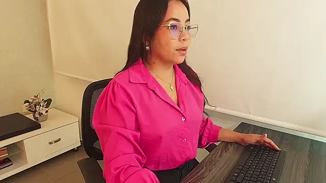  Victoria Collins online show from 16, 10, 2025