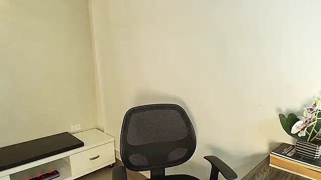  Victoria Collins online show from 11, 10, 2025