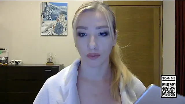 Wild Silk Desire online show from 23, 10, 2025