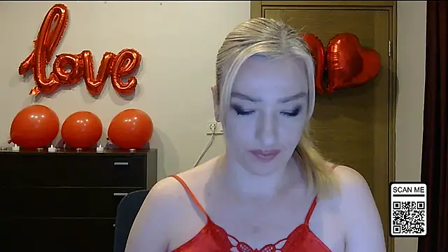 Wild Silk Desire online show from 13, 2, 2026