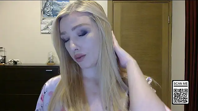 Wild Silk Desire online show from 21, 10, 2025