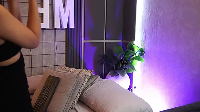 Susan wall online show from 4, 3, 2026