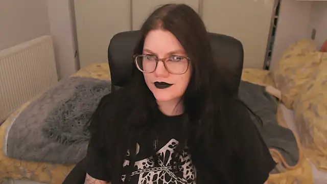 GothSuccubusBabe online show from 11, 4, 2026