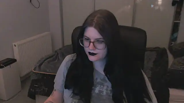Snapshot of GothSuccubusBabe chatting on 10, 6, 2026 GothSuccubusBabe online show from 10, 6, 2026