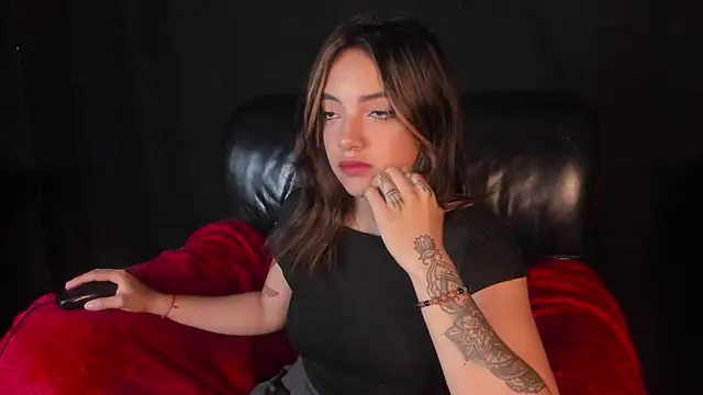 Victoriaa2 Doll online show from 12, 3, 2026