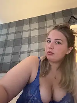 Snapshot of CutieCurvyGirlxo chatting on 11, 10, 2025 CutieCurvyGirlxo online show from 11, 10, 2025