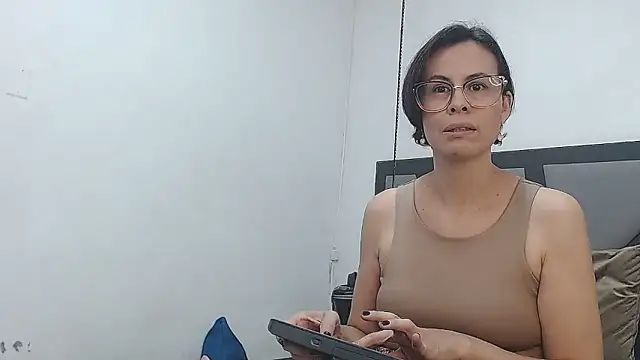 amanda ramirez online show from 7, 4, 2026