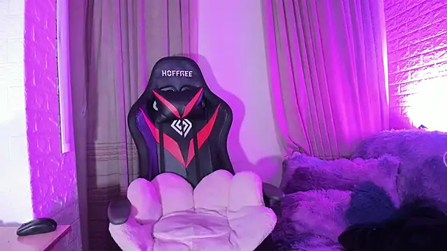 Snapshot of _Alice_Abby chatting on 8, 10, 2025 Alice Abby online show from 8, 10, 2025