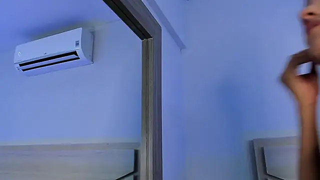 ZoeMorris online show from 15, 10, 2025